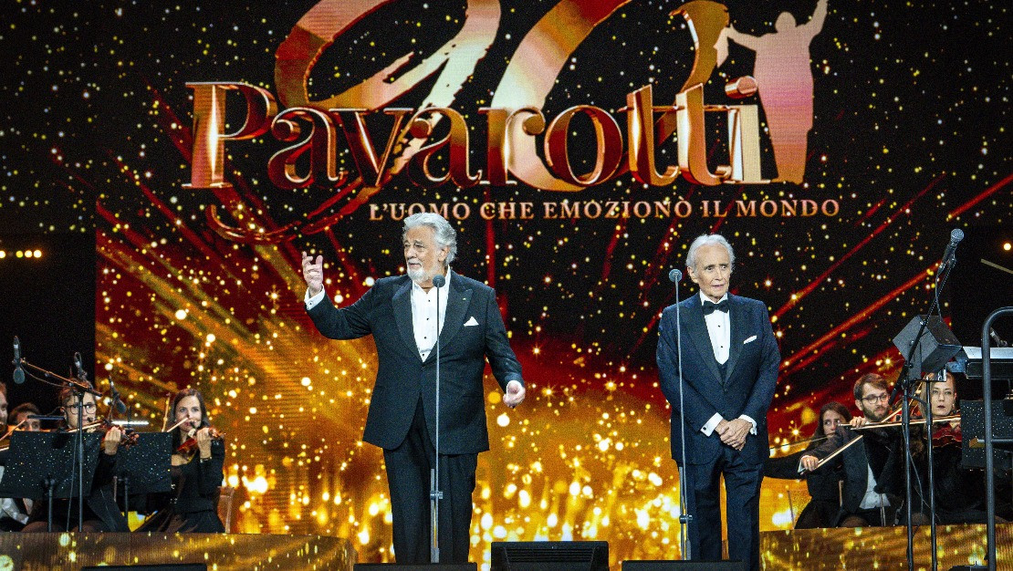 foto PAVAROTTI 90 - L'UOMO CHE EMOZIONÒ IL MONDO - ARENA DI VERONA - CANALE 5 (2025)