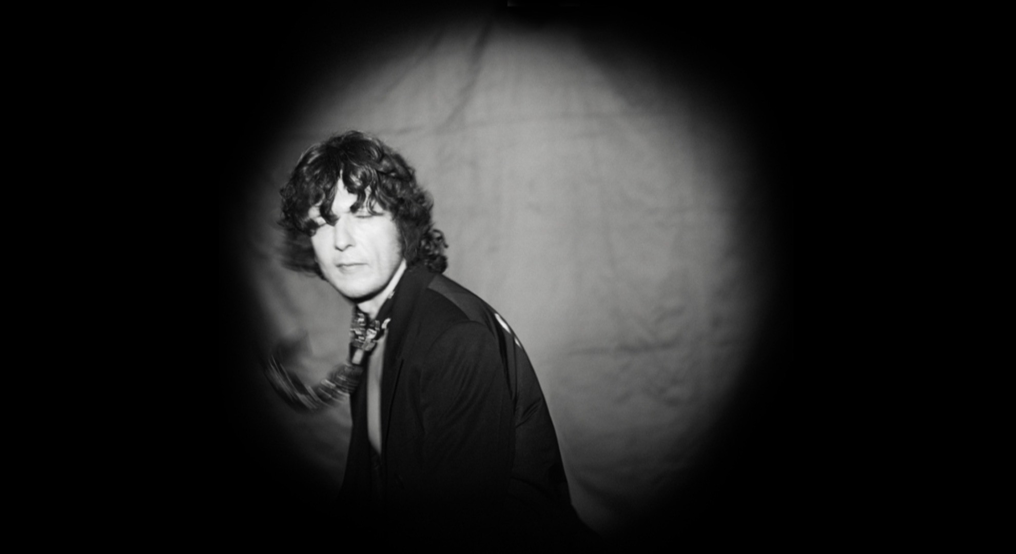 foto ERMAL META | A GRANDE RICHIESTA SI AGGIUNGONO 17 NUOVI CONCERTI