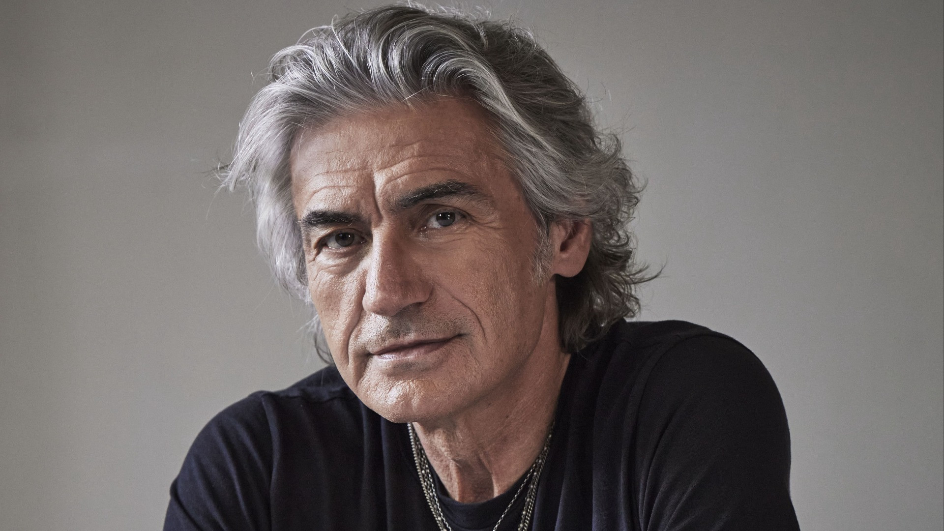 foto LIGABUE | BUON COMPLEANNO ELVIS COVERED IN USCITA IL 26/09, GRANDI ARTISTI OMAGGIANO L’ALBUM DEL 95