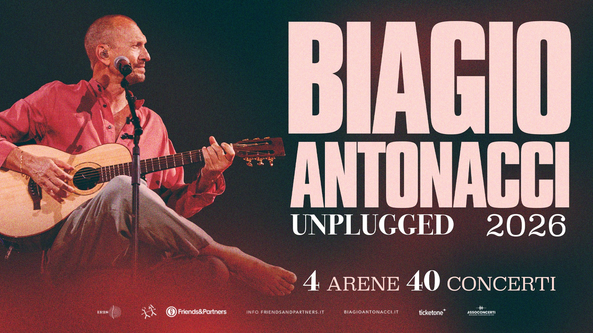 foto Annuncia il ritorno sul palco la prossima estate con  UNPLUGGED 2026
